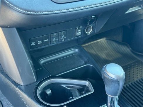 Used 2017 Toyota RAV4 Limited image 21