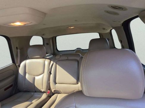 Used 2005 Chevrolet Tahoe LS RWD image 9