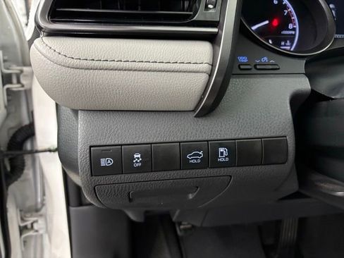 Used 2022 Toyota Camry SE image 23