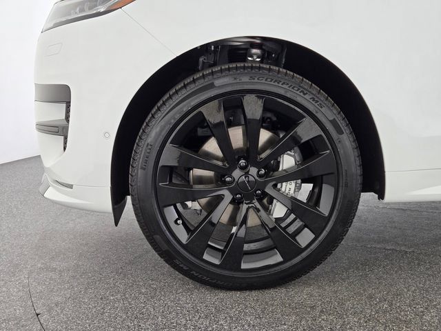 New 2026 Land Rover Range Rover Sport Dynamic SE AWD/4WD image 9