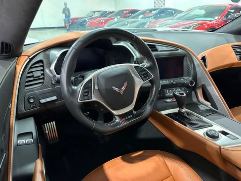 Used 2016 Chevrolet Corvette Z06 w/ 3LZ Preferred Equipment Group RWD image 7