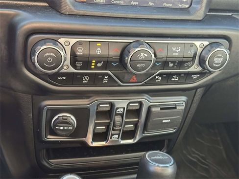 Certified 2022 Jeep Gladiator Overland image 34