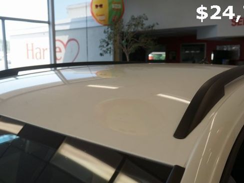 Certified 2025 Volkswagen Taos S image 92