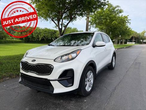 Used 2022 Kia Sportage LX FWD image 2