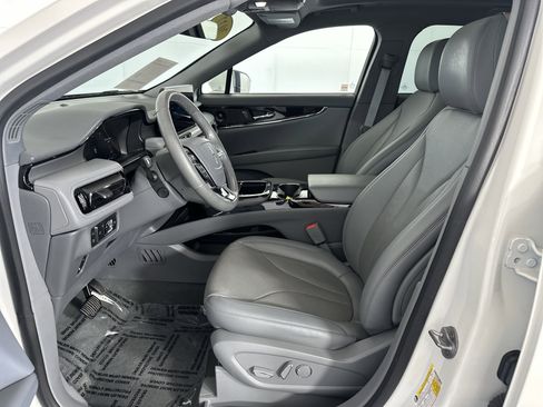 Used 2022 Lincoln Nautilus Reserve image 6