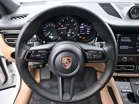 Certified 2023 Porsche Macan AWD/4WD image 11