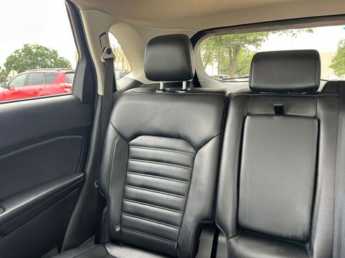 Used 2022 Ford Edge SEL image 39