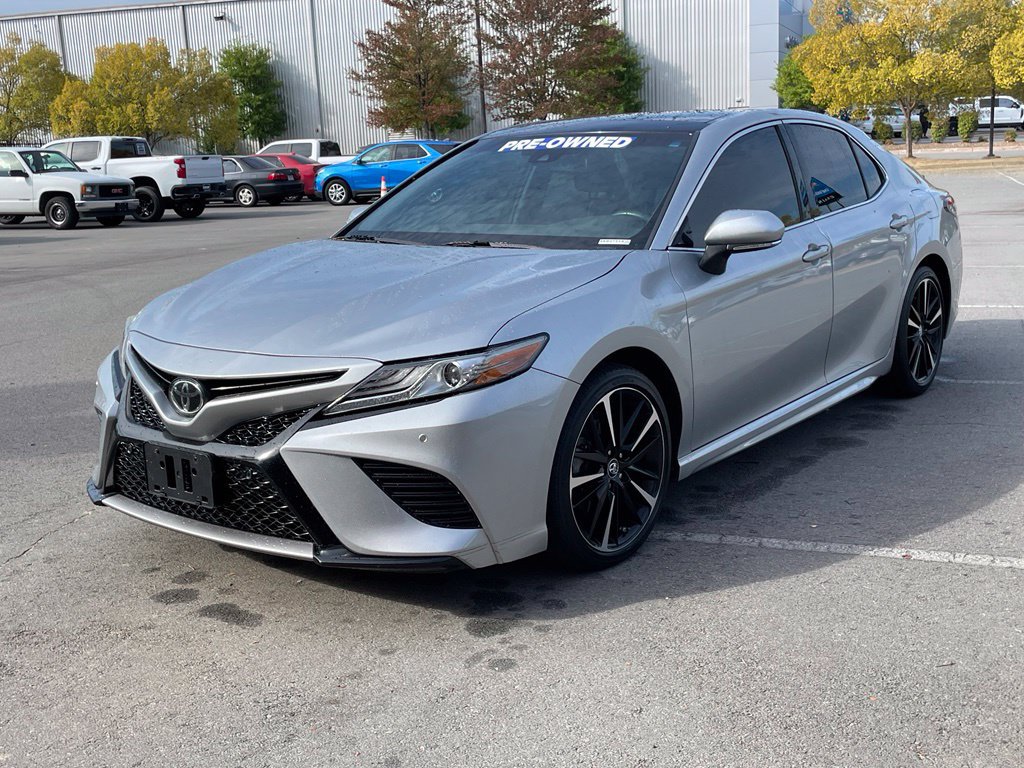 Used 2018 Toyota Camry XSE FWD image 3