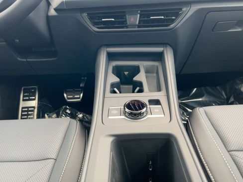 New 2026 Volkswagen Tiguan SE R-Line image 26