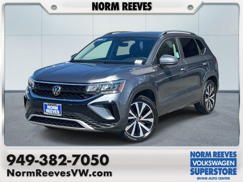 Used 2023 Volkswagen Taos SE w/ Panoramic Sunroof Package AWD/4WD image 1