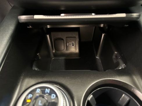 Used 2025 Ford Explorer ST-Line image 28