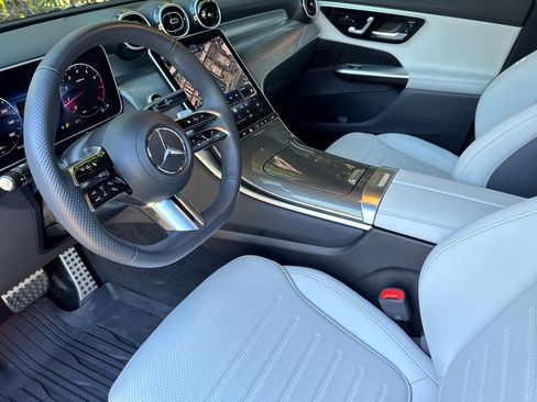 Used 2024 Mercedes-Benz GLC 300 4MATIC image 10