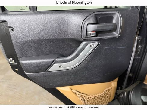 Used 2012 Jeep Wrangler Unlimited Sahara w/ Connectivity Group image 32