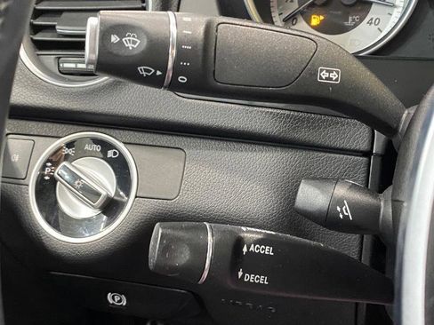 Used 2013 Mercedes-Benz C 300 Sport image 17