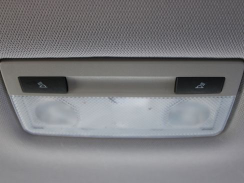 Used 2017 Chevrolet Malibu LT image 41