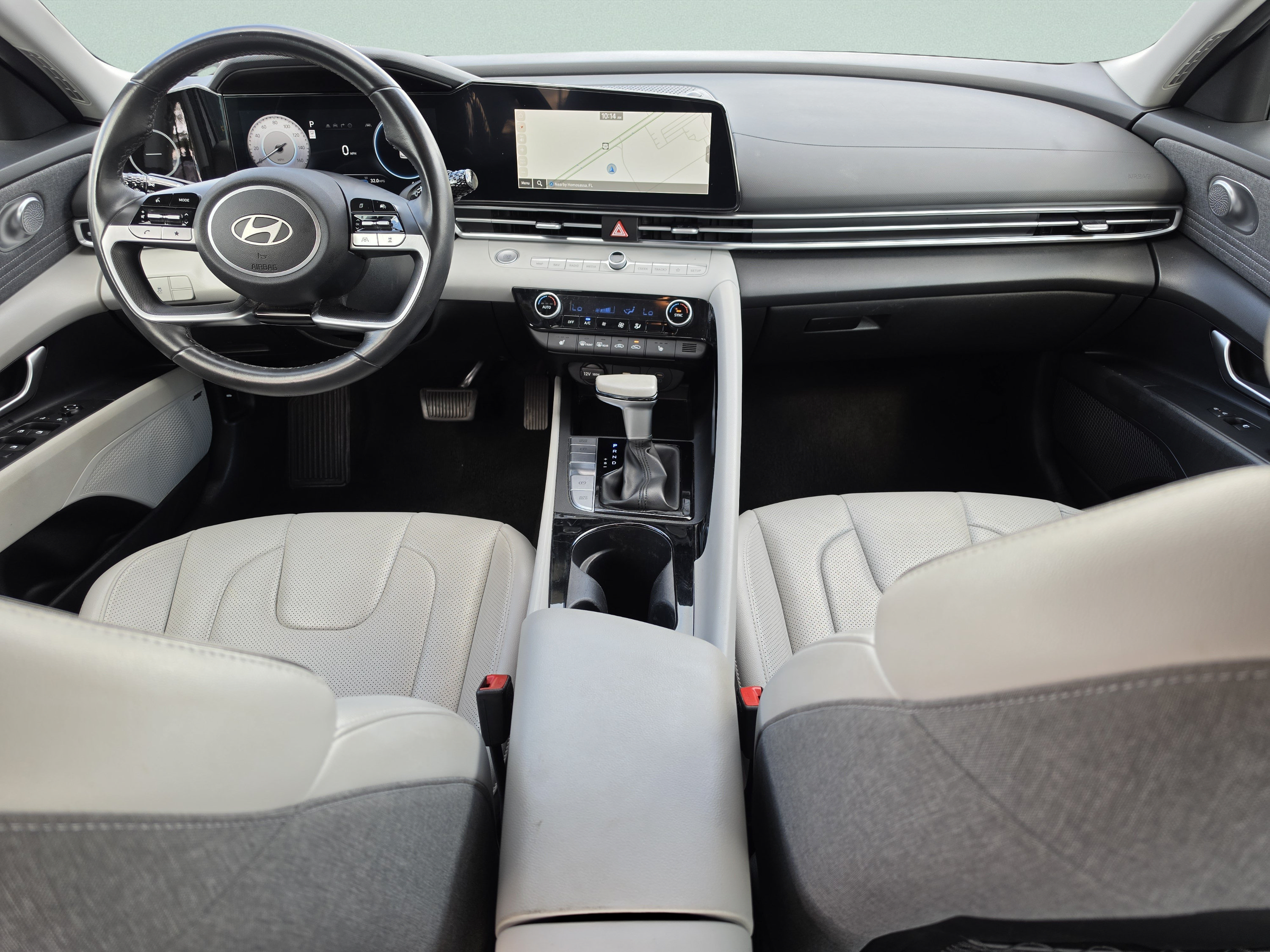 Used 2025 Hyundai Elantra Limited FWD image 15