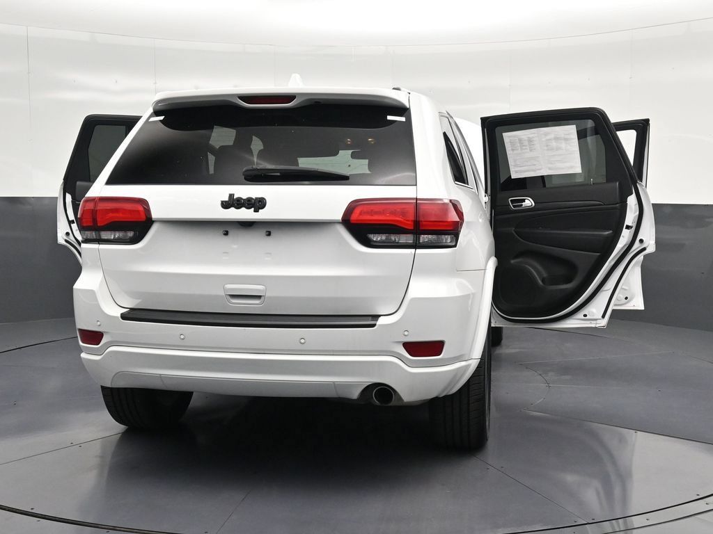 Used 2021 Jeep Grand Cherokee Laredo X RWD image 38