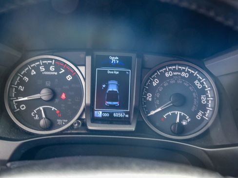 Certified 2022 Toyota Tacoma TRD Sport w/ Technology Package image 28