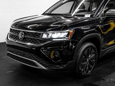Used 2024 Volkswagen Taos S image 11