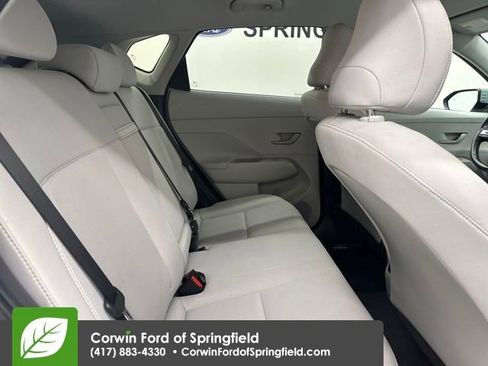 Used 2025 Hyundai Kona SEL image 13
