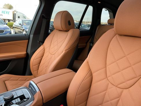 Certified 2024 BMW X5 xDrive40i w/ Premium Package image 28