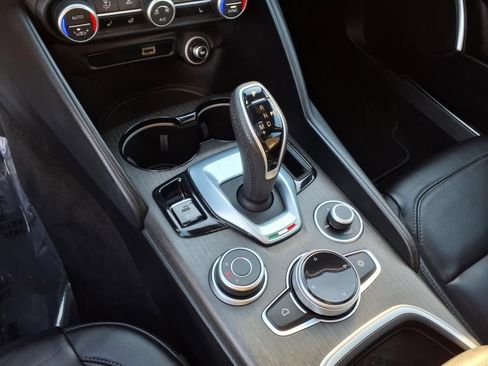 Used 2023 Alfa Romeo Giulia Ti AWD/4WD image 10