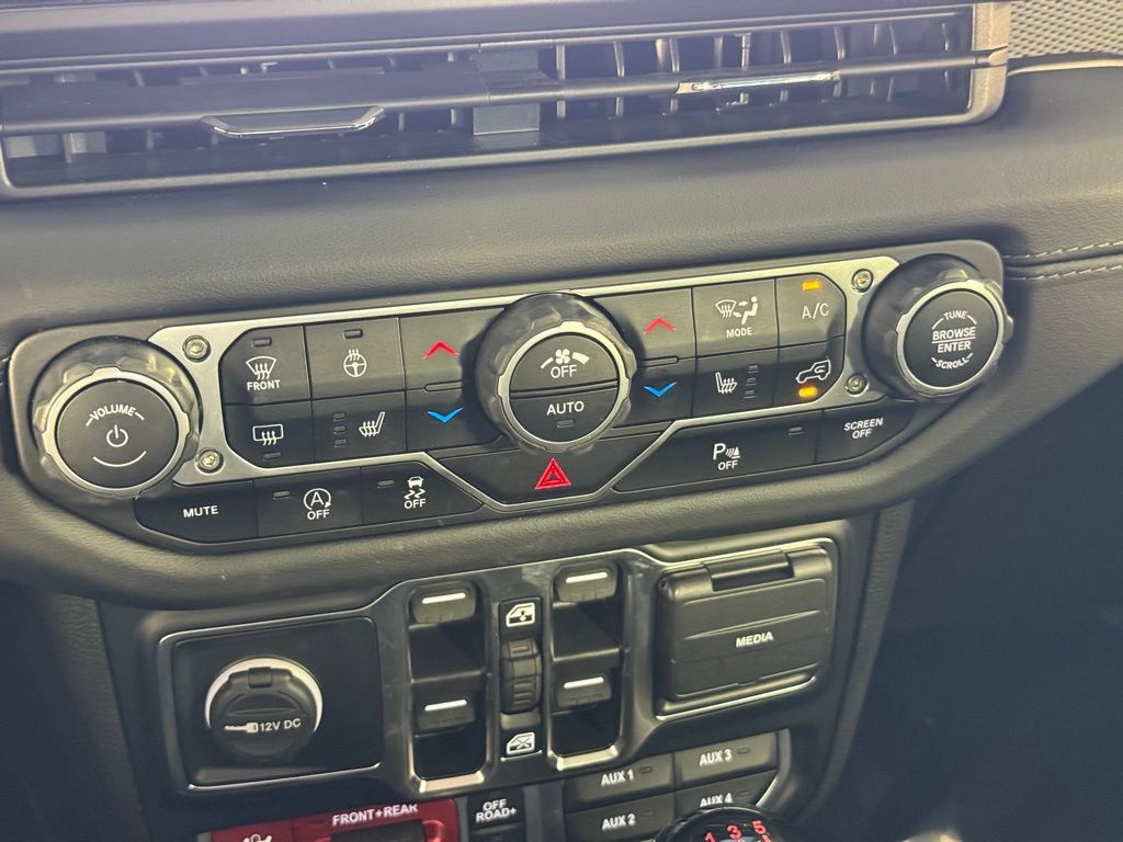 Used 2024 Jeep Wrangler Unlimited Rubicon AWD/4WD image 26