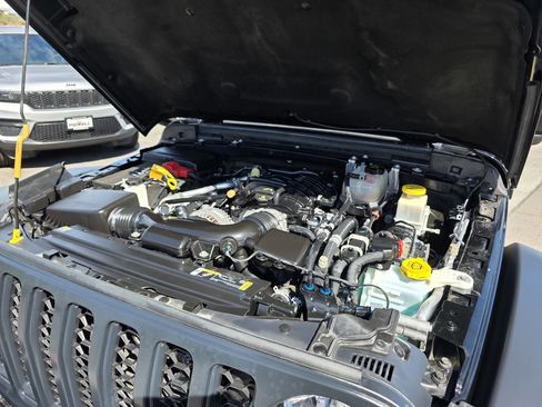 Certified 2022 Jeep Gladiator Rubicon image 20