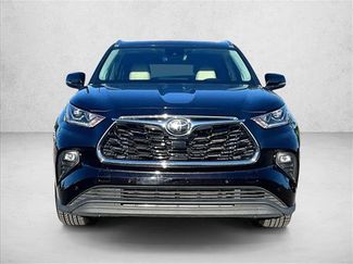 Used 2020 Toyota Highlander Limited video 3