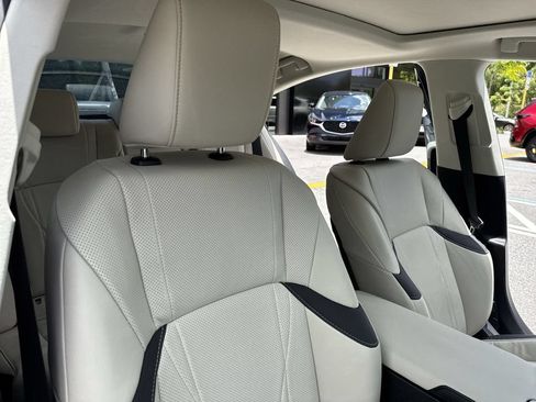 Used 2024 Lexus ES 300h Ultra Luxury w/ Accessory Package (Z2) FWD image 46