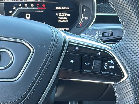 Used 2025 Audi S8 image 24