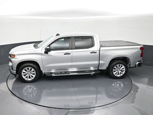 Used 2020 Chevrolet Silverado 1500 Custom w/ Custom Value Package image 13