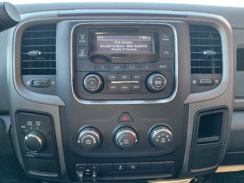 Used 2018 RAM 1500 Express image 18