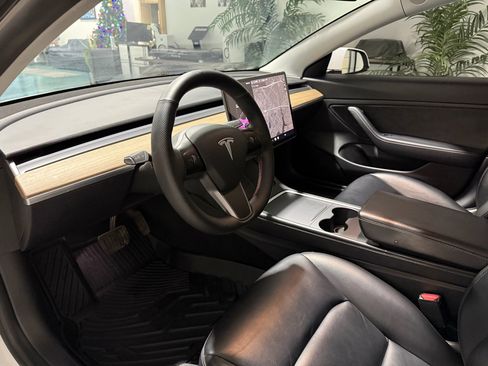 Used 2021 Tesla Model 3 Long Range image 9