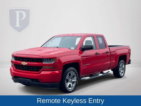 Used 2017 Chevrolet Silverado 1500 Custom w/ Custom Convenience Package RWD image 4