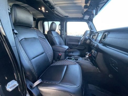 Used 2023 Jeep Gladiator Overland image 28