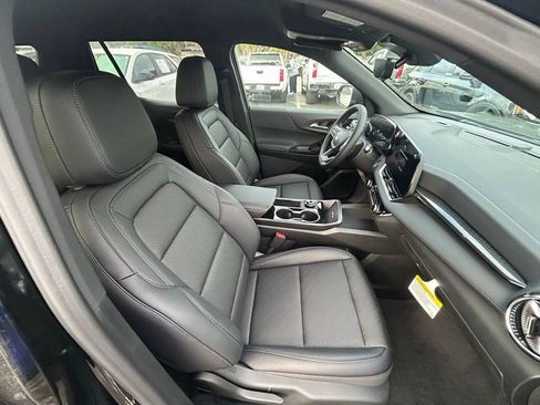 New 2026 Chevrolet Equinox LT w/ Convenience Package II FWD image 24