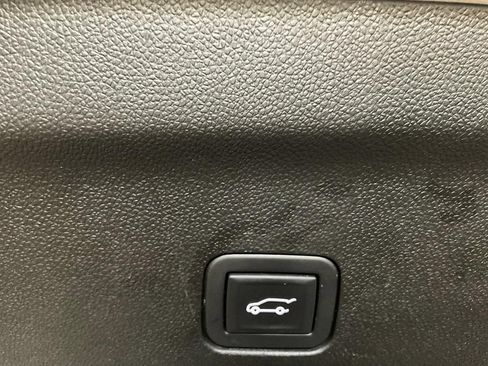 Used 2023 Chevrolet Tahoe High Country AWD/4WD image 17