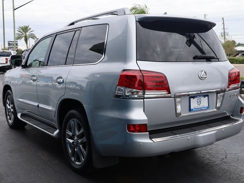Used 2013 Lexus LX 570 4WD image 3