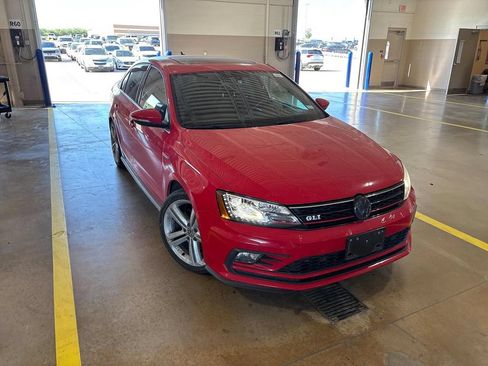 Used 2016 Volkswagen Jetta GLI SEL FWD image 2