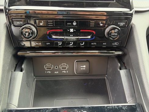 New 2025 Jeep Grand Cherokee Laredo image 14