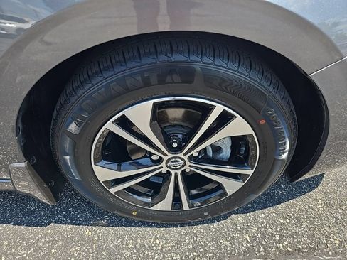 Used 2023 Nissan Sentra SV w/ Trunk Package FWD image 17