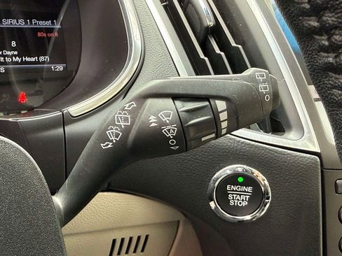 Used 2016 Ford Edge Titanium w/ Equipment Group 302A AWD/4WD image 33