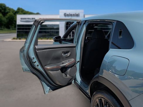 Used 2023 Honda HR-V Sport image 29