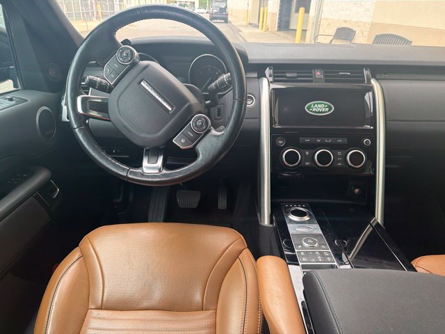 Used 2017 Land Rover Discovery HSE AWD/4WD image 17