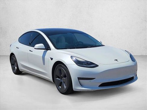 Used 2021 Tesla Model 3 Standard Range Plus RWD image 3