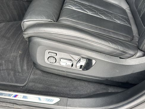 Used 2023 BMW X7 xDrive40i w/ Executive Package image 30