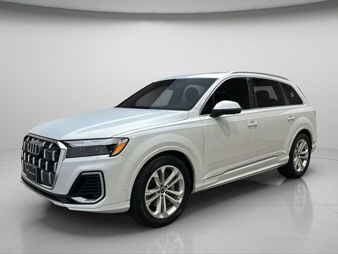 Used 2025 Audi Q7 3.0T Prestige w/ Prestige Package AWD/4WD image 2