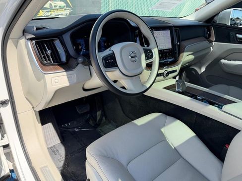 Used 2022 Volvo XC60 B5 Momentum AWD/4WD image 16