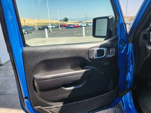 Used 2022 Jeep Gladiator Sport AWD/4WD image 13